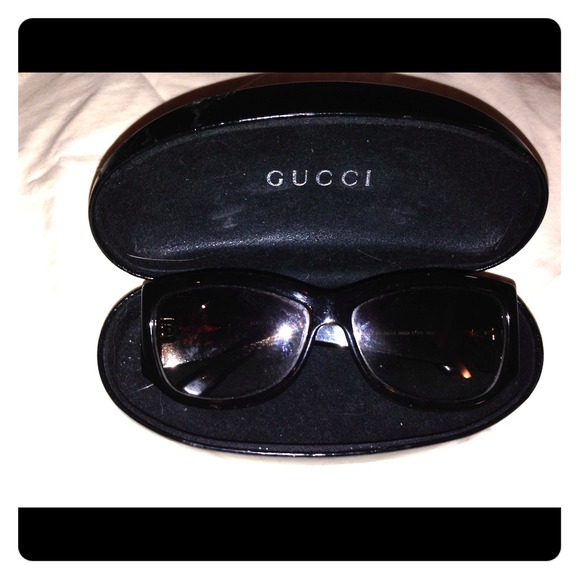 Tortoise shell Gucci sunglasses w/ case.