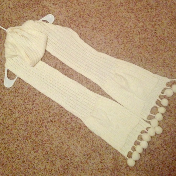 NWOT Soft White Long Ribbed Sweater with Pockets - Picture 1 of 3