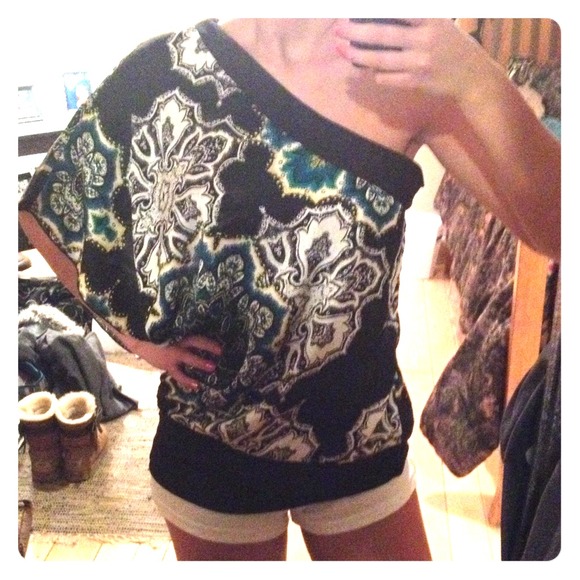 One sleeved over the shoulder printed top