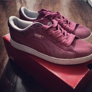 Puma Suede Classic Sneakers, Used, Stains wash off