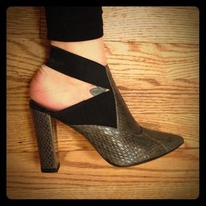 Donald Pliner snake booties!
