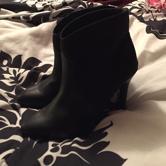 Forever 21 booties - Picture 1 of 4