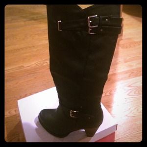 **Being  held for sabrina_alyssia until 12/19.**