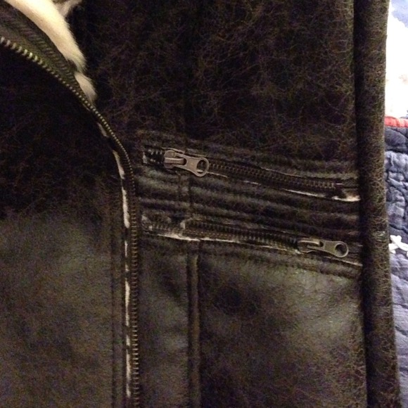 Vest - Picture 2 of 3