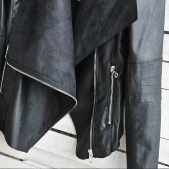 🎉SOLD🎉Faux leather Moto Crop Jacket - Picture 4 of 4