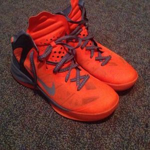 Men Basketball sneakers