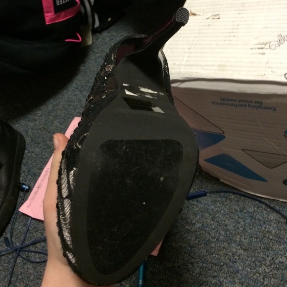 Heels!! - Picture 3 of 4