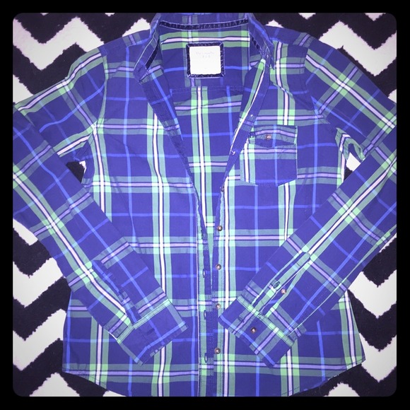 Abercrombie and Fitch plaid button up Women's M.