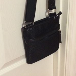 Tommy Hilfiger cross body