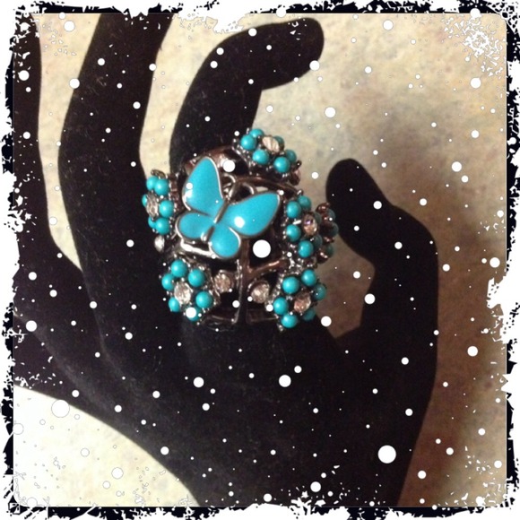 Lovely Turquoise Flower/Butterfly Ring