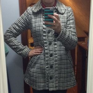Gray Houndstooth pea coat with Cute ruffle details