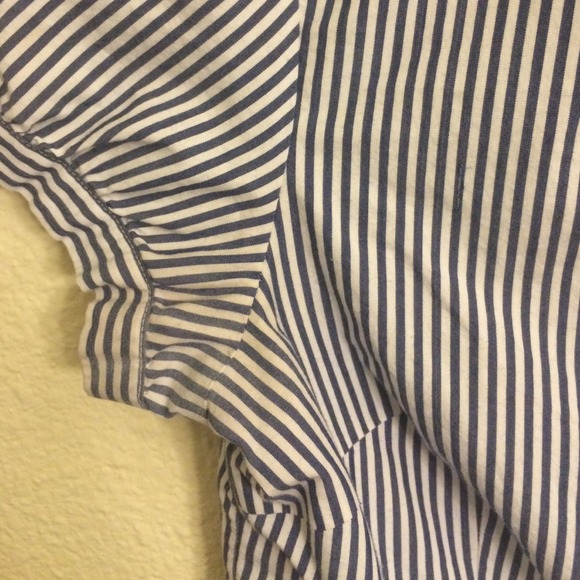 Forever 21! Button up shirt - Picture 3 of 4