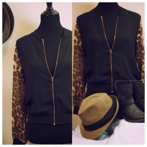 Animal Print Sleeve Jacket