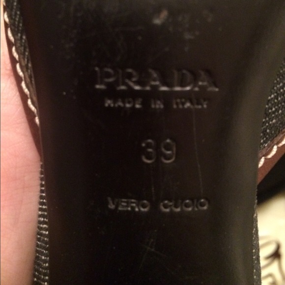 Prada authentic - Picture 2 of 2
