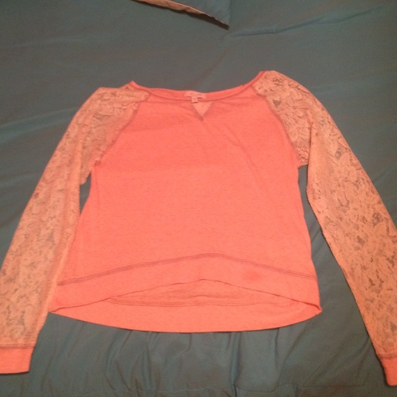 Pink Long Sleeved Top w White Lace Sleeves