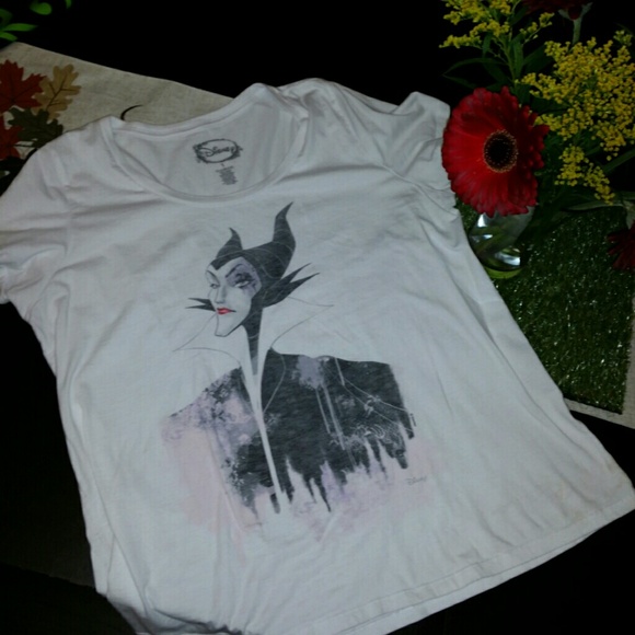 🚫 SOLD 🚫 Maleficent Disney top