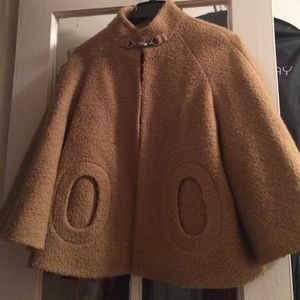 ✨Host Pick✨ Betsey Johnson Boucle Cape Coat