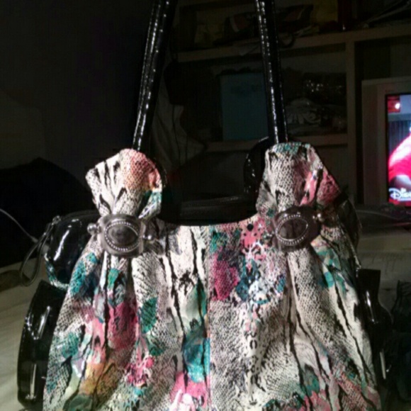 gently used shoulder bag