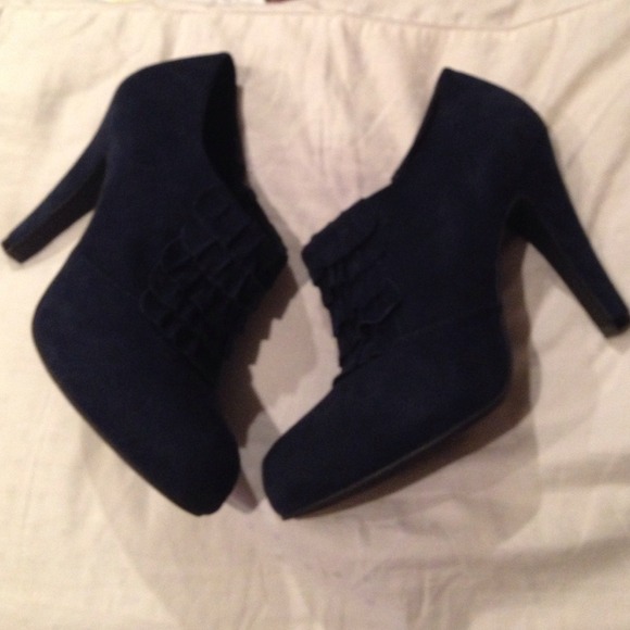 Gianni Bini Booties