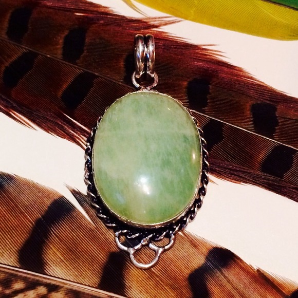 ⭐️SALE⭐️Sterling Silver Mint Polished Gem Pendent! - Picture 2 of 4