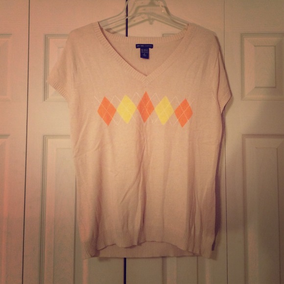 Womens short sleeve shirt