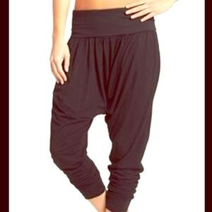 💜 MC Hammer style pants.