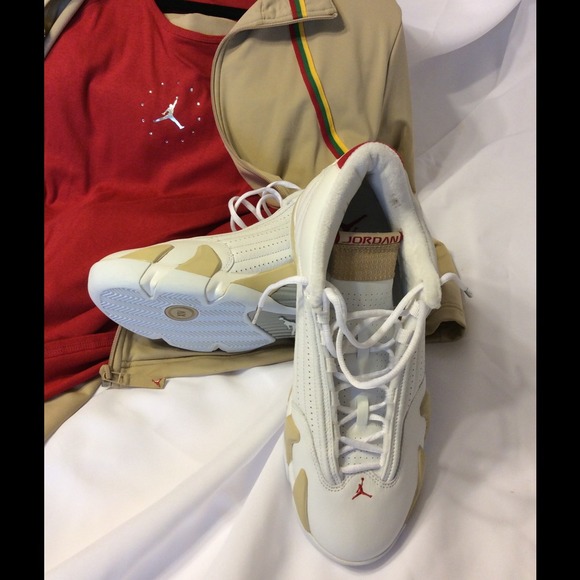 NEW NIKE Jordan women's shoes(12) - Picture 3 of 3