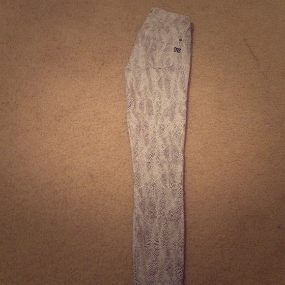 Miss me midrise skinney ankle size 25