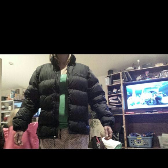 Men's medium marmot jacket.