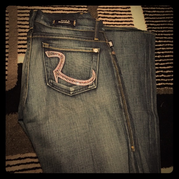 🎀LIKE NEW🎀 R&R Roth jeans w/crystal logo pockets