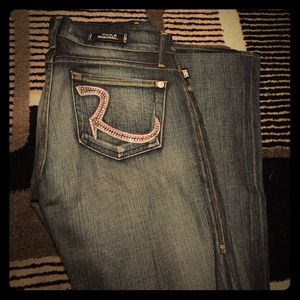 🎀LIKE NEW🎀 R&R Roth jeans w/crystal logo pockets