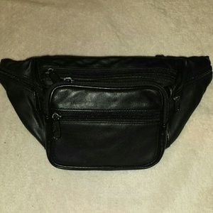 Black fanny pack