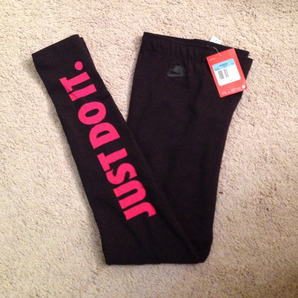 SOLD Bundled Nike bundle.. Black Friday Sale. - Picture 3 of 3