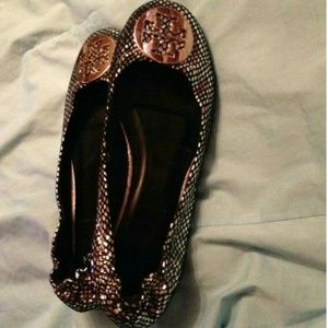 Tory Burch Reva Ballet Flat; Silver Snake Skin