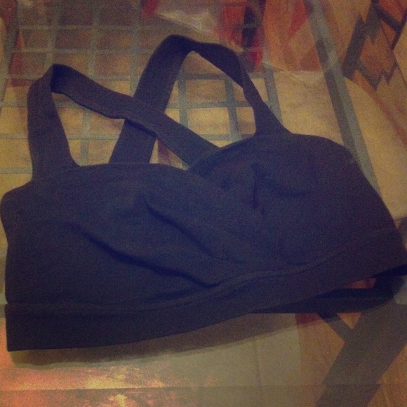 Black crop top size medium