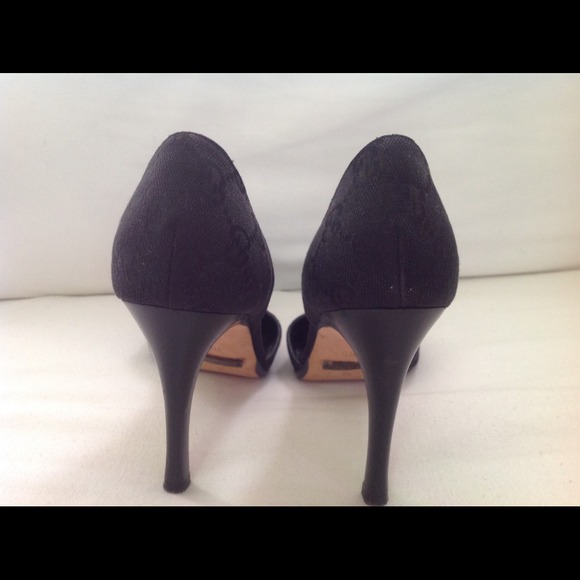 Gucci Classic Monogram Black Pumps - Picture 3 of 3
