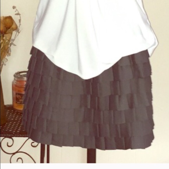 Reduced🎉Adorable BB Dakota Small Dark Grey Skirt - Picture 2 of 4
