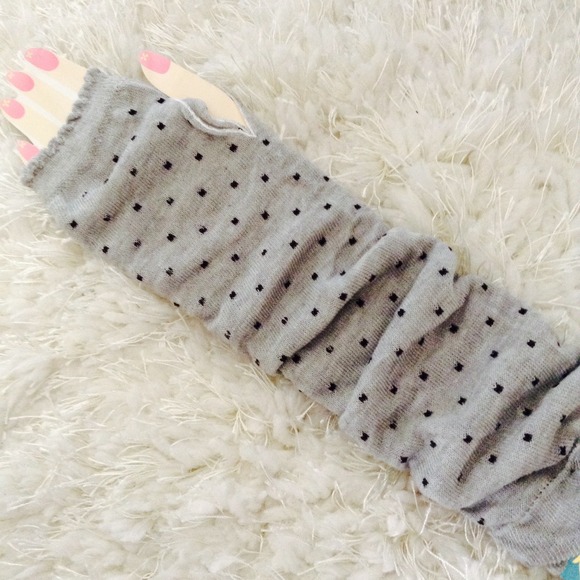 Grey and black polka dot long sleeve gloves