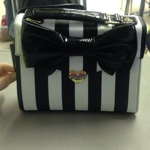 Betsy Johnson 💎💎💎💎💎