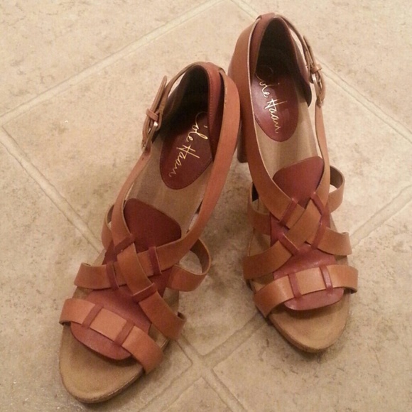 Like new Cole Haan brown/tan heels