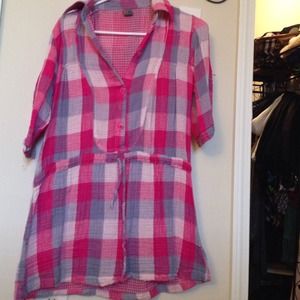 Free with purchase long shirt with 3/4 sleeves