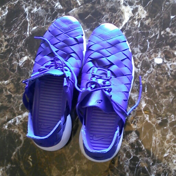 SOLD! New Nikes
