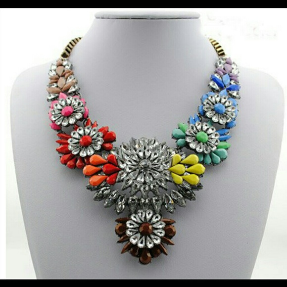 Brand new crystal necklace