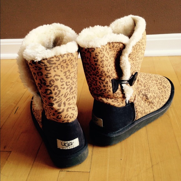 Bailey button cheetah Uggs