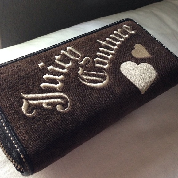 LOWERED PRICEJuicy Couture Wallet