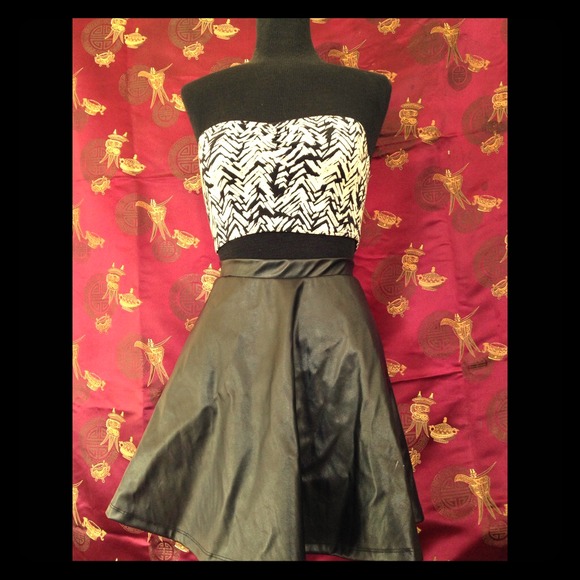Leather skater skirt🌚 - Picture 1 of 4