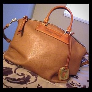 💯% authentic Dooney & Bourke satchel