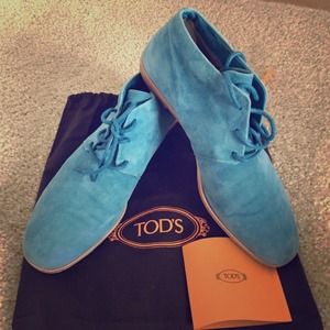 Tod's suede shoes in gorgeous blue
