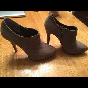 Sam Edelman Ria suede ankle putty color size 9.5
