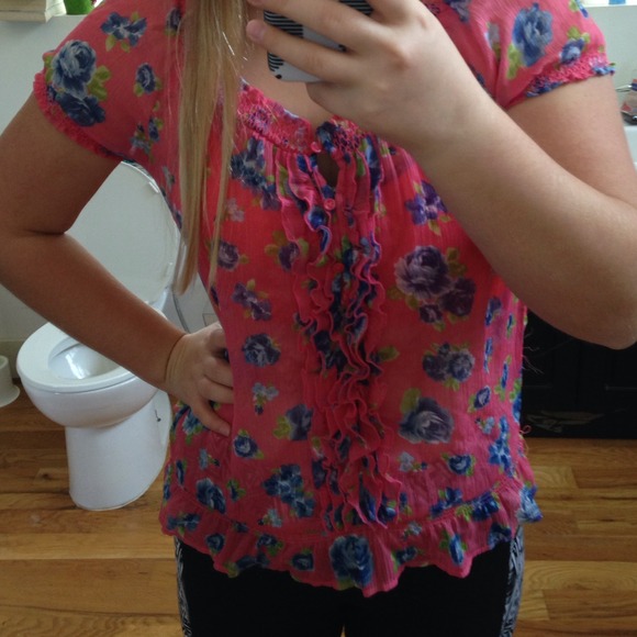 🌺Floral blouse🌺 - Picture 2 of 3